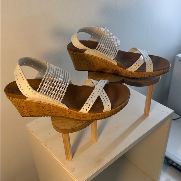 SKECHERS  WOMENS WHITE SANDALS SIZE 10 - Picture 11 of 16